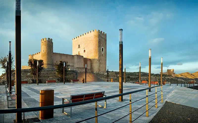Castillo de Jumilla y explanada