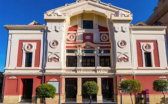 Fachada del Teatro Vico Fachada del Teatro Vico