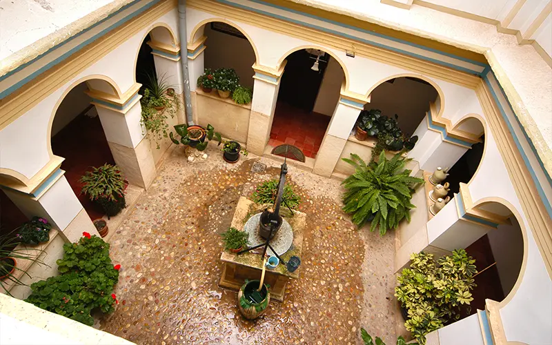 Patio interior Convento de Santa Ana Patio interior Convento de Santa Ana