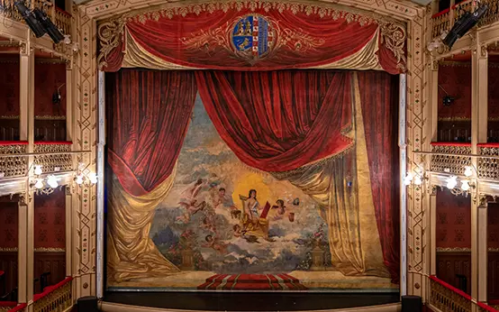 Telón del Teatro Vico Telón del Teatro Vico